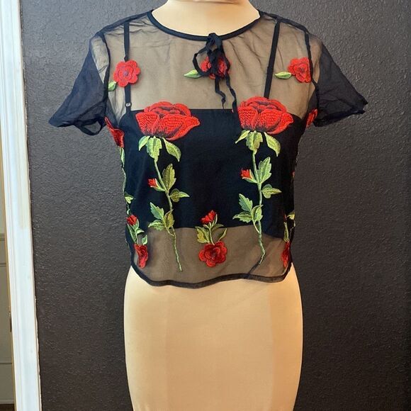 Forever 21 black and red Contemporary Embroidered Rose Floral Mesh Crop Blouse - Picture 5 of 8